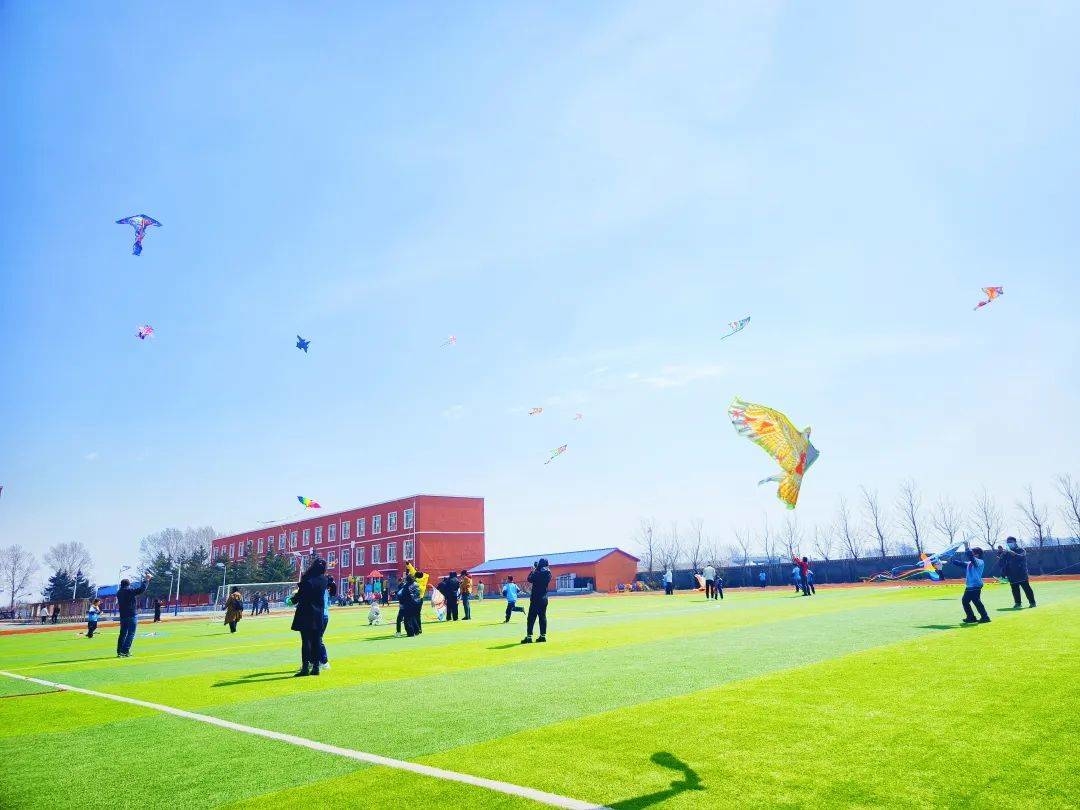 陶家屯镇中心小学校举办“筝舞蓝天 科创未来”首届校园科技节