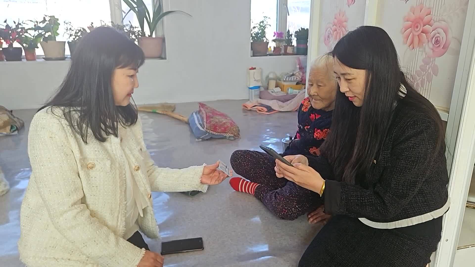 社保认证“零”距离 精准服务暖民心