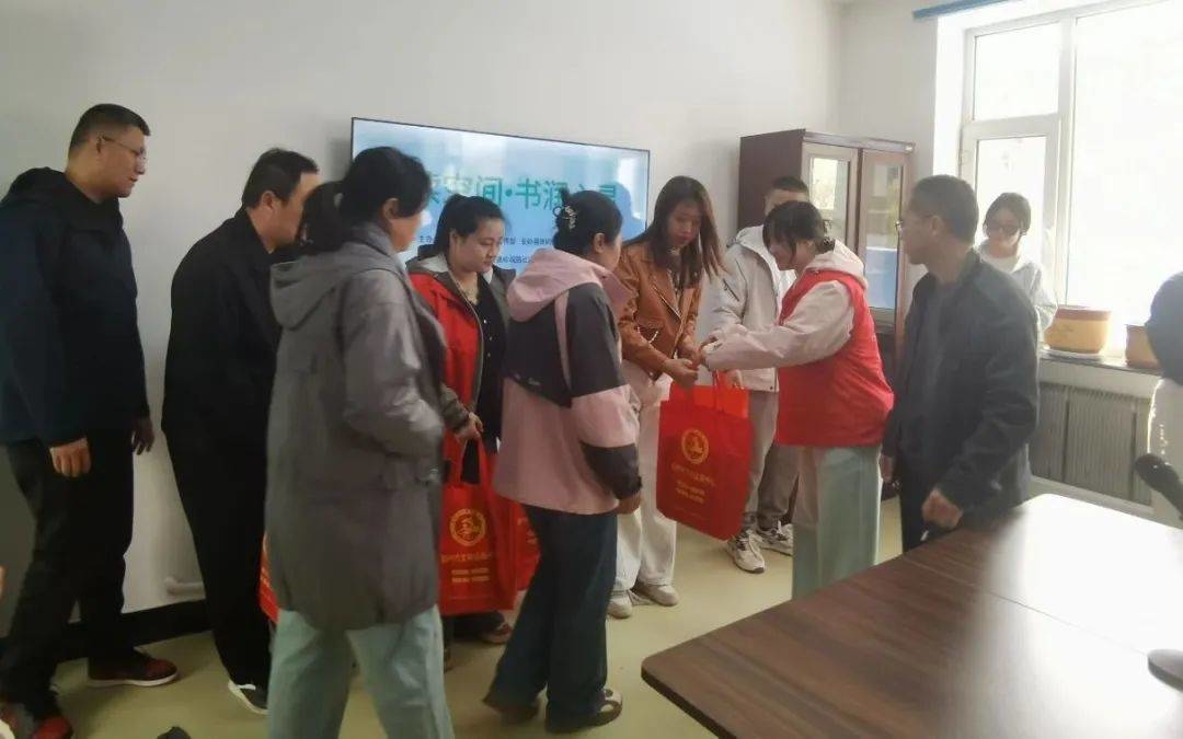 【新时代文明实践】长岭县委宣传部 县新时代文明实践中心联合开展“阅读空间·书润心灵”文明实践活动