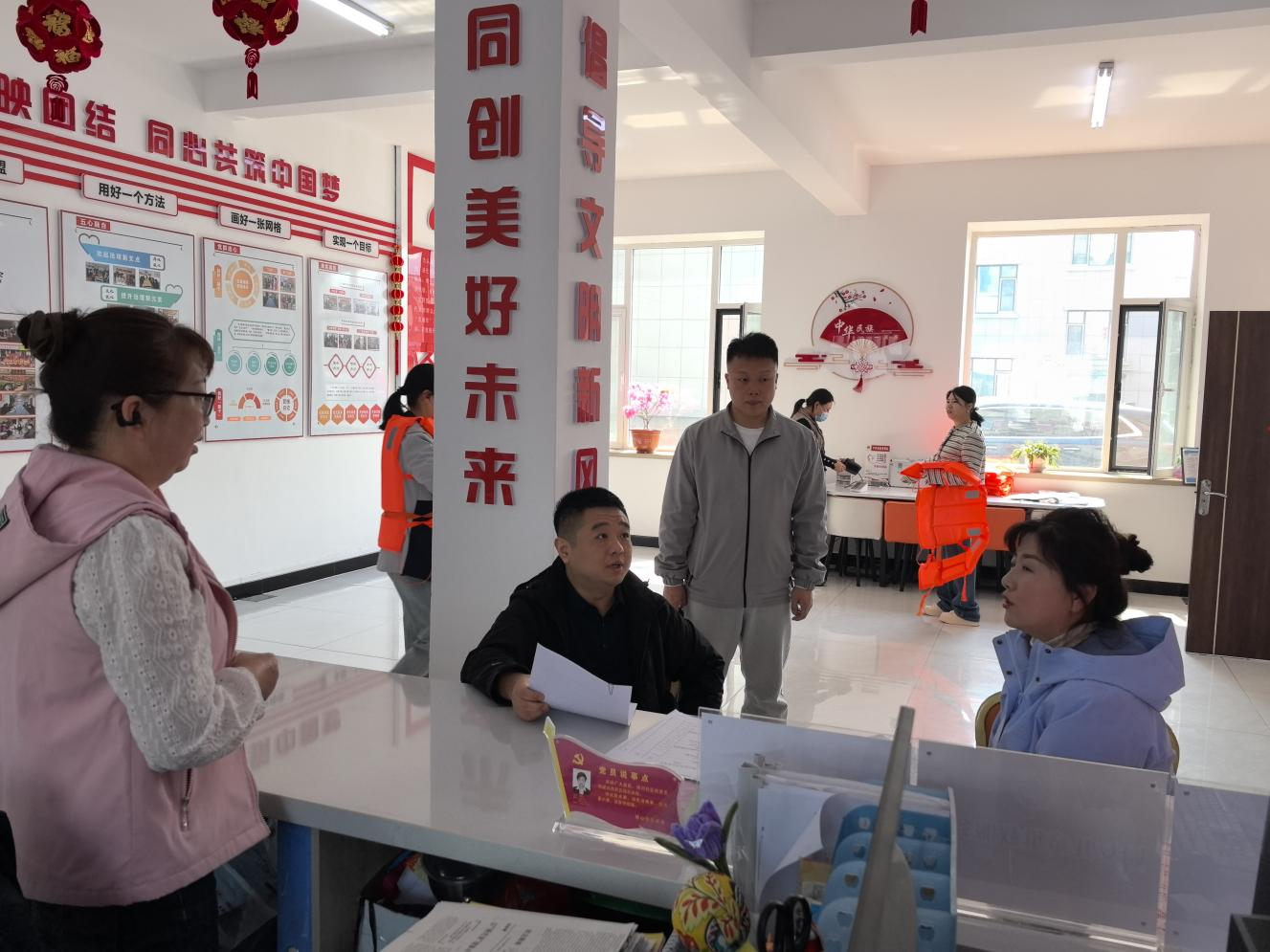 安图县九龙街道纪工委对各社区工作纪律情况 进行突击检查