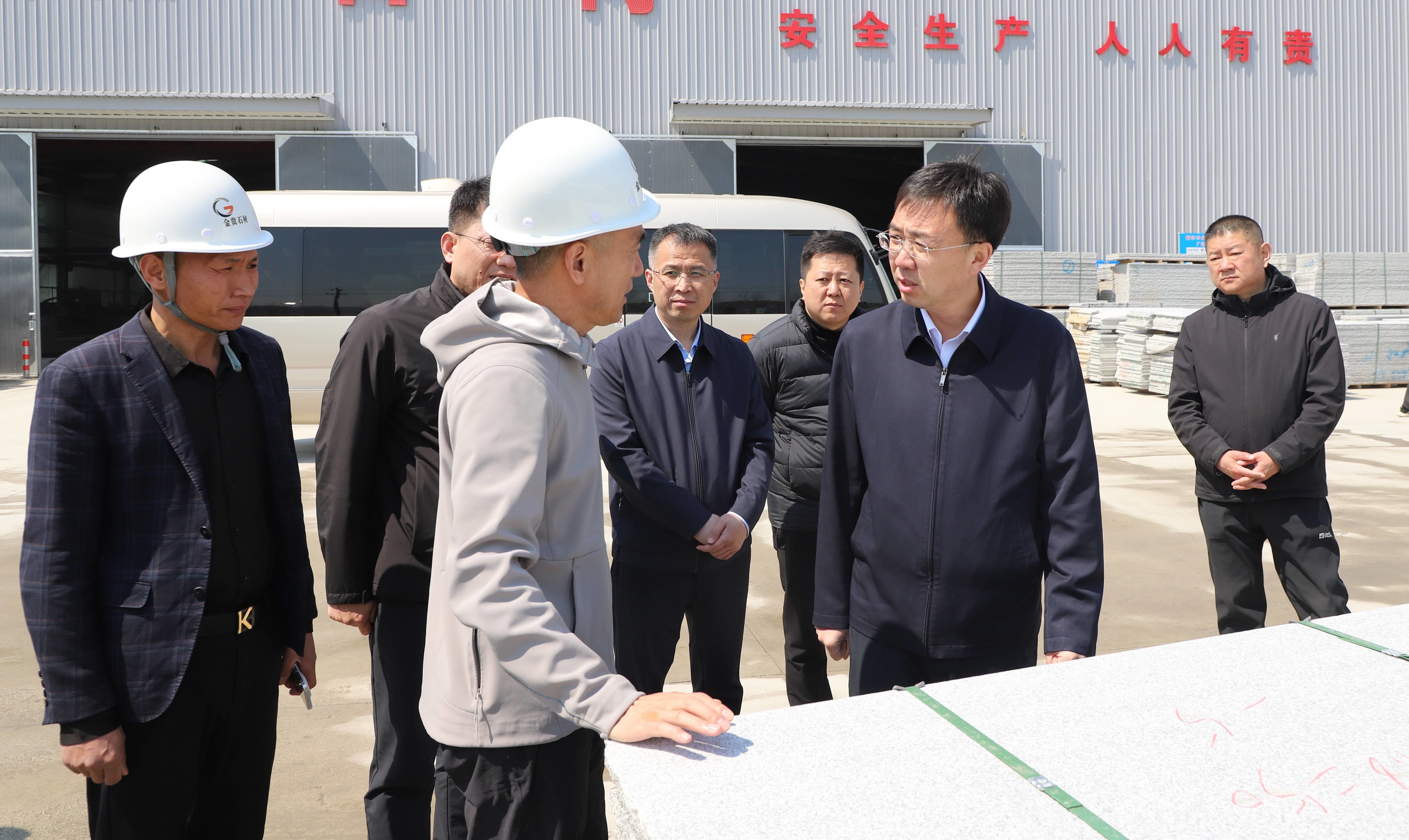 蛟河市委书记靳明带队到蛟河经济开发区调研项目建设、企业运行、环境保护等工作