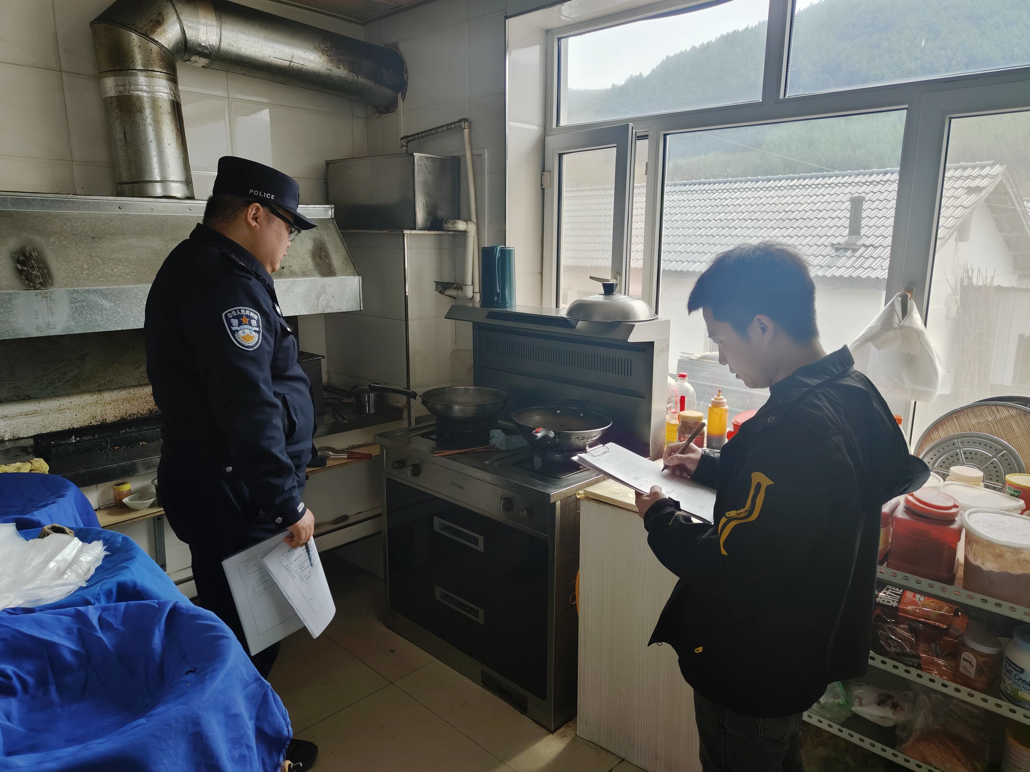 集安市凉水朝鲜族乡开展联合检查 防范餐饮企业消防事故隐患
