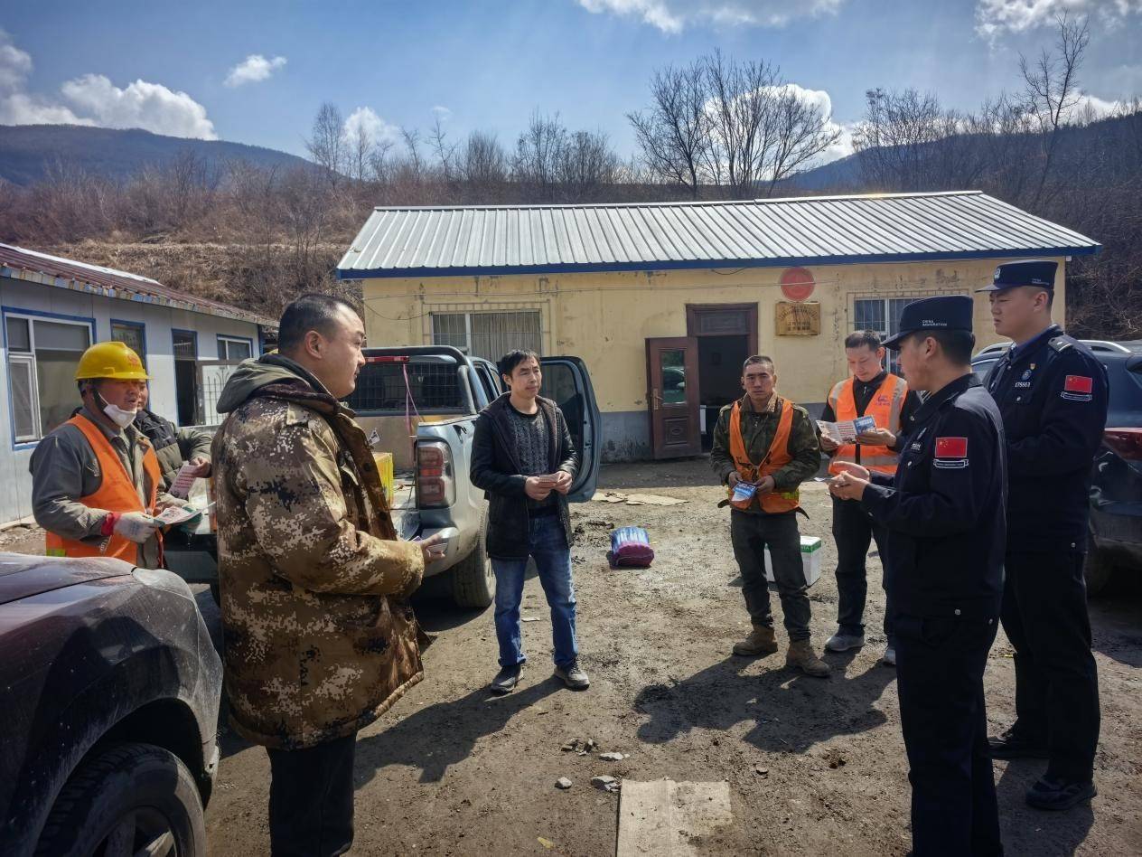 长白县金华边境派出所：深入辖区建筑工地开展安全检查工作