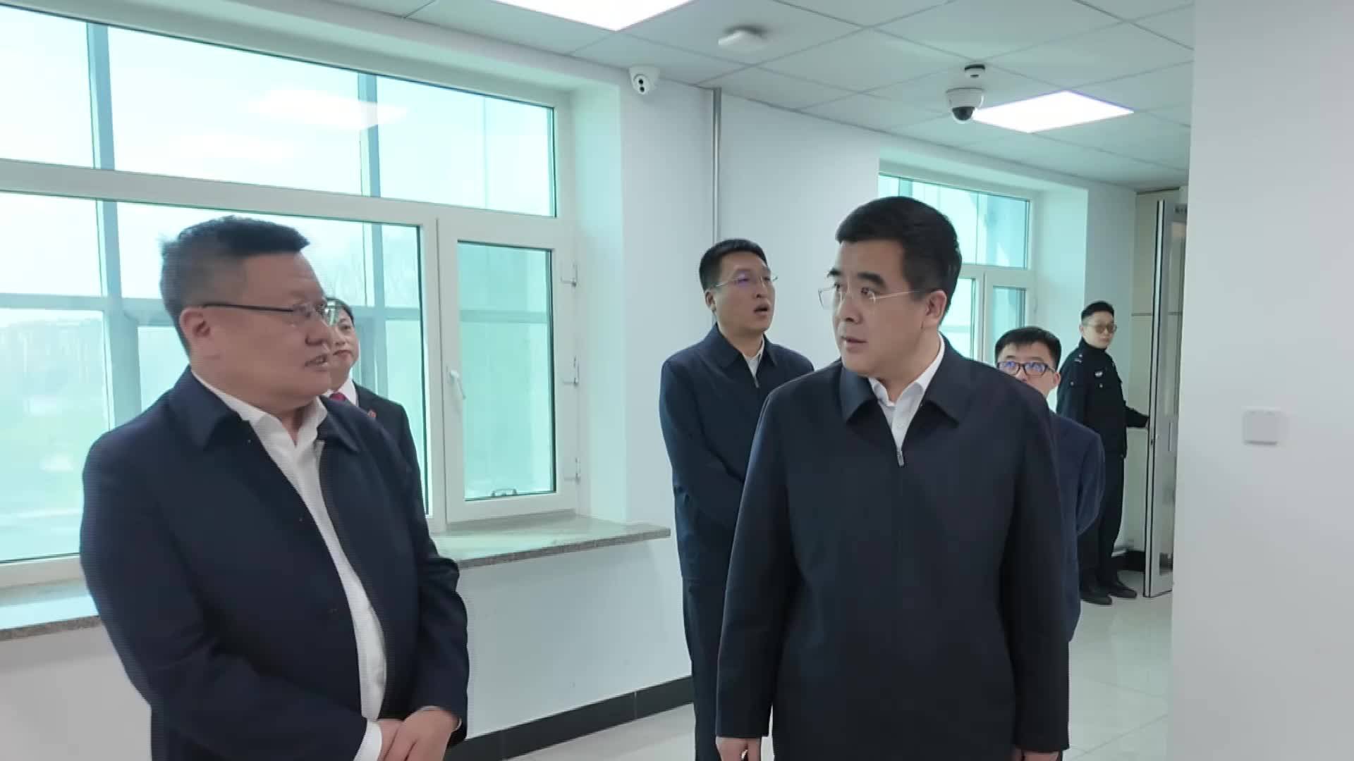 刘铁铎到市法检两院调研并参加府院联动2025年第一次联席会议