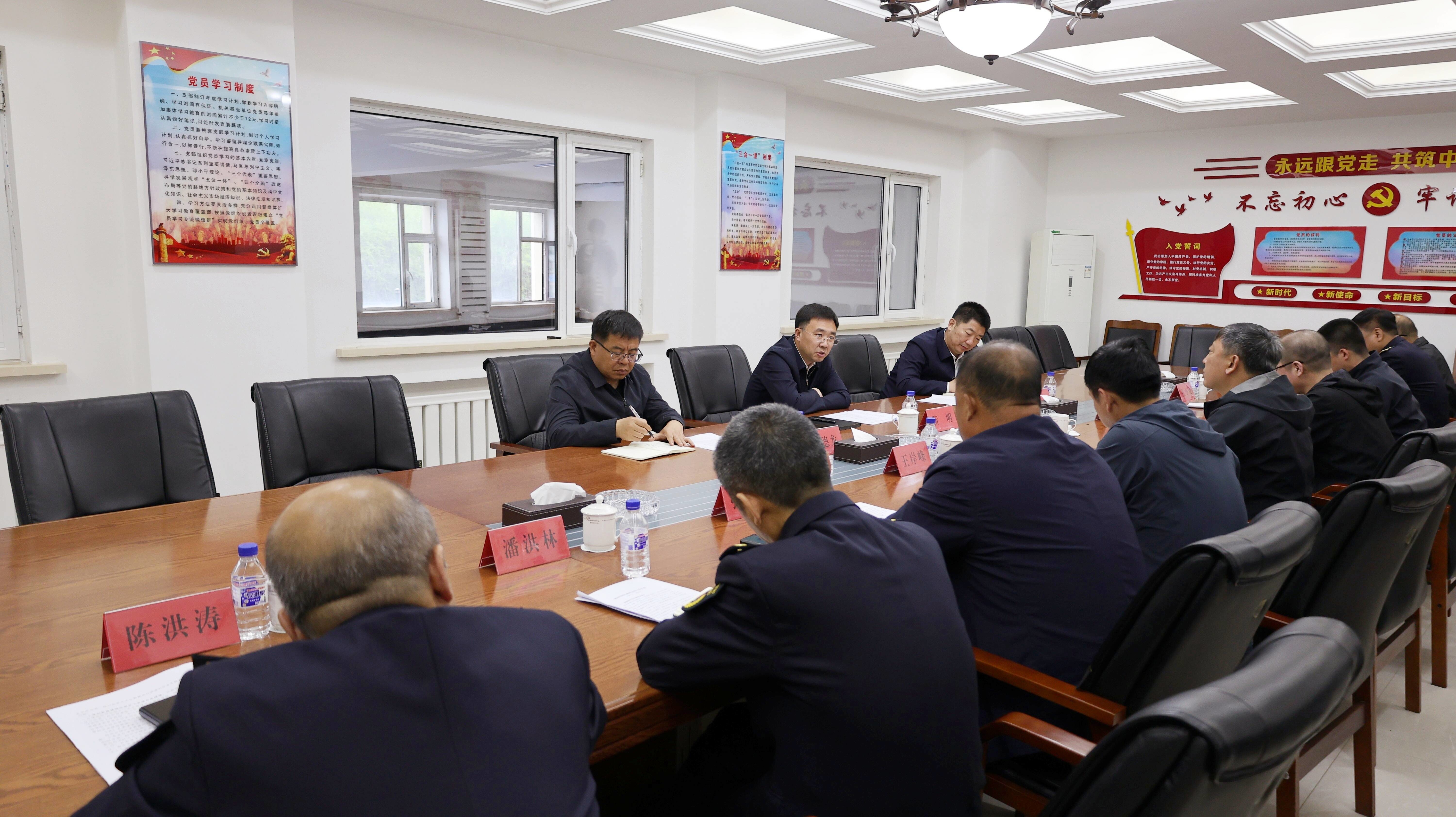 蛟河市委书记靳明到城市管理行政执法局调研