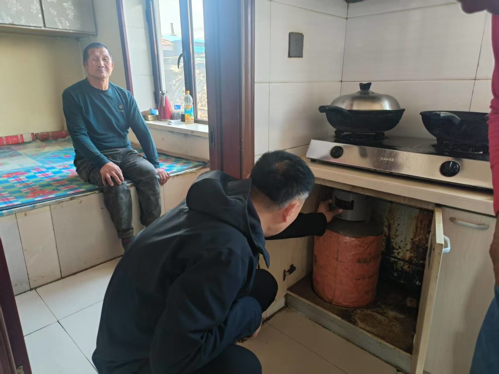 【安全生产】蛟河市新农街道开展燃气安全入户排查工作