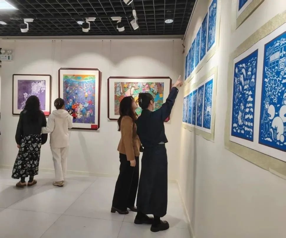 我市举办庆祝中华全国总工会成立100周年职工书画摄影剪纸大赛作品展