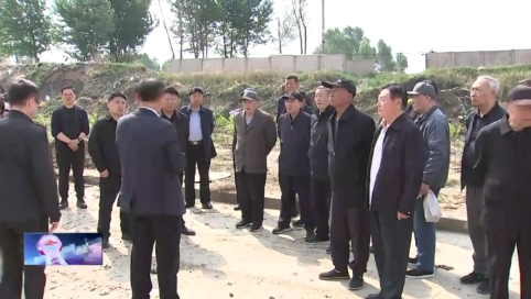我市组织部分退休老领导视察重点项目建设