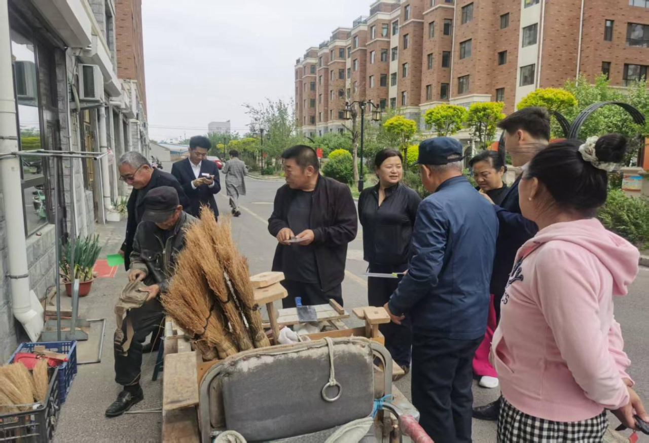 【新时代文明实践】乾安县驰誉街道传声社区新时代文明实践站开展“磨菜刀”公益活动