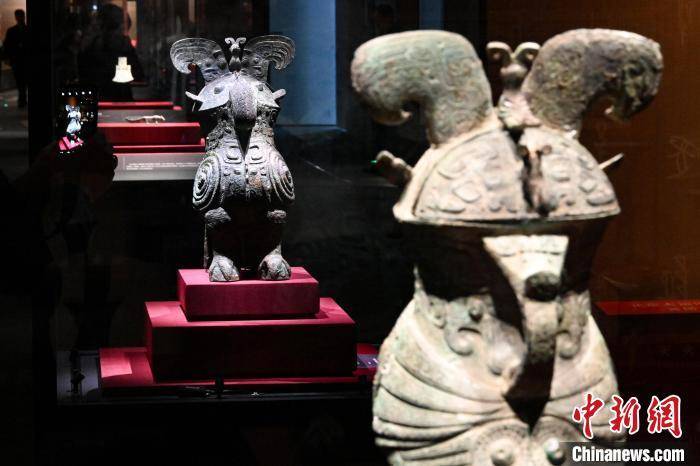 揭秘“看见·殷商”大展：亚丑钺同框 鸮尊长啥样？