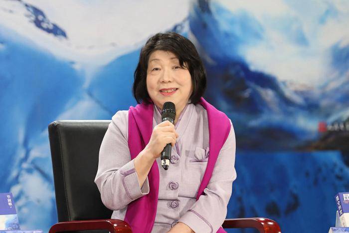 毕淑敏：假若一生随波逐流，生活也就失去了意义