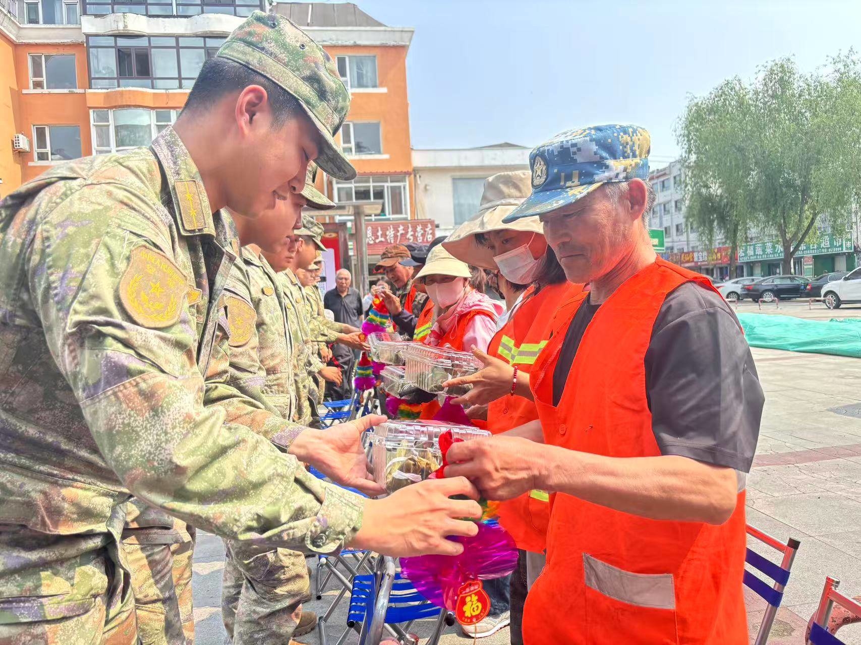 东丰：粽香传情暖民心 双拥共建鱼水情