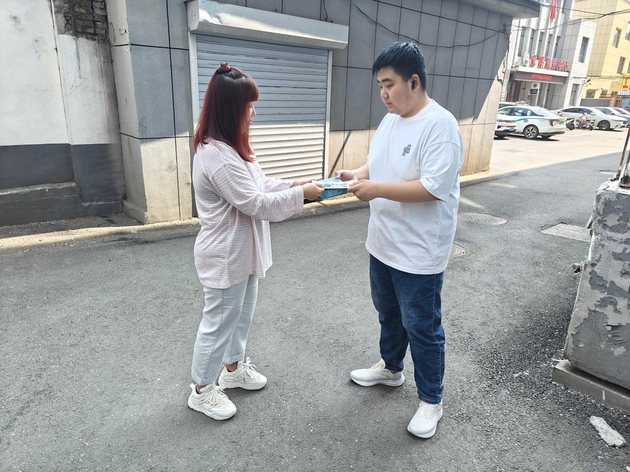民主街道文化社区开展无烟日宣传活动