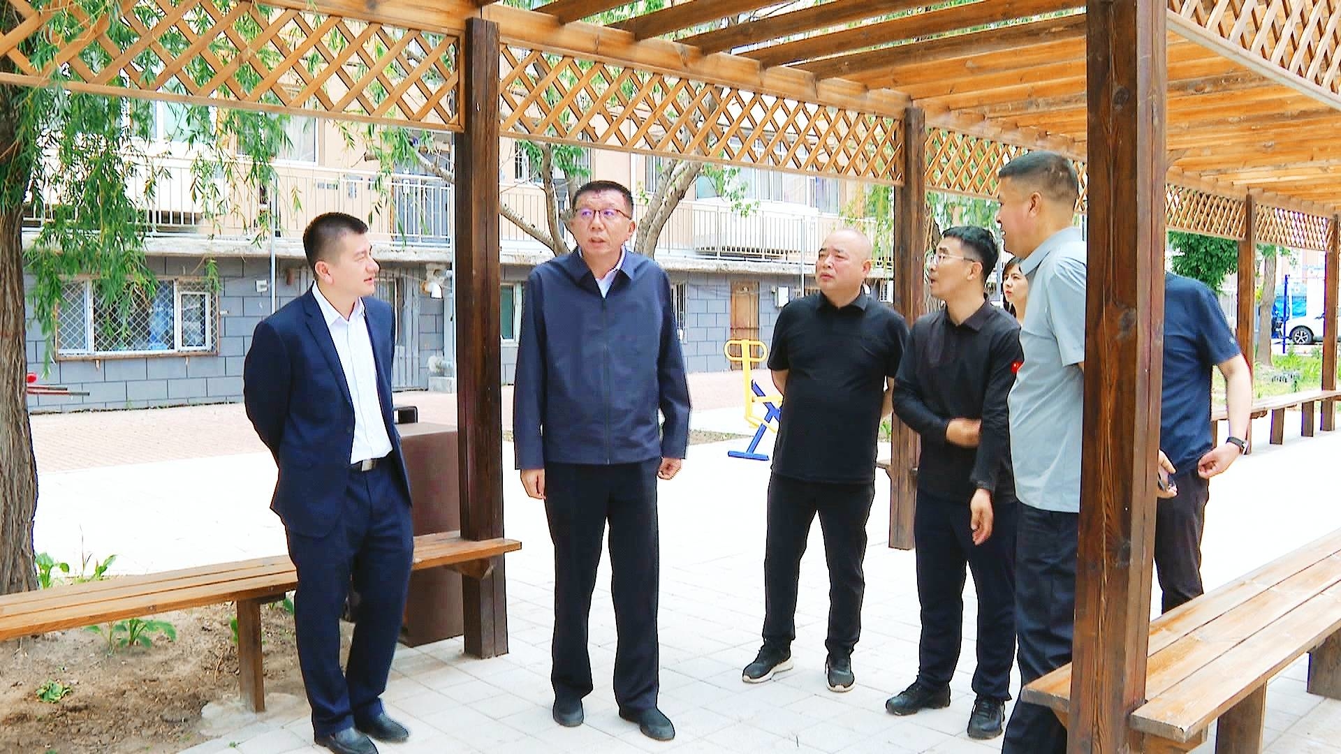 县委书记白松巍调研老旧小区改造管理、城市道路建设工作