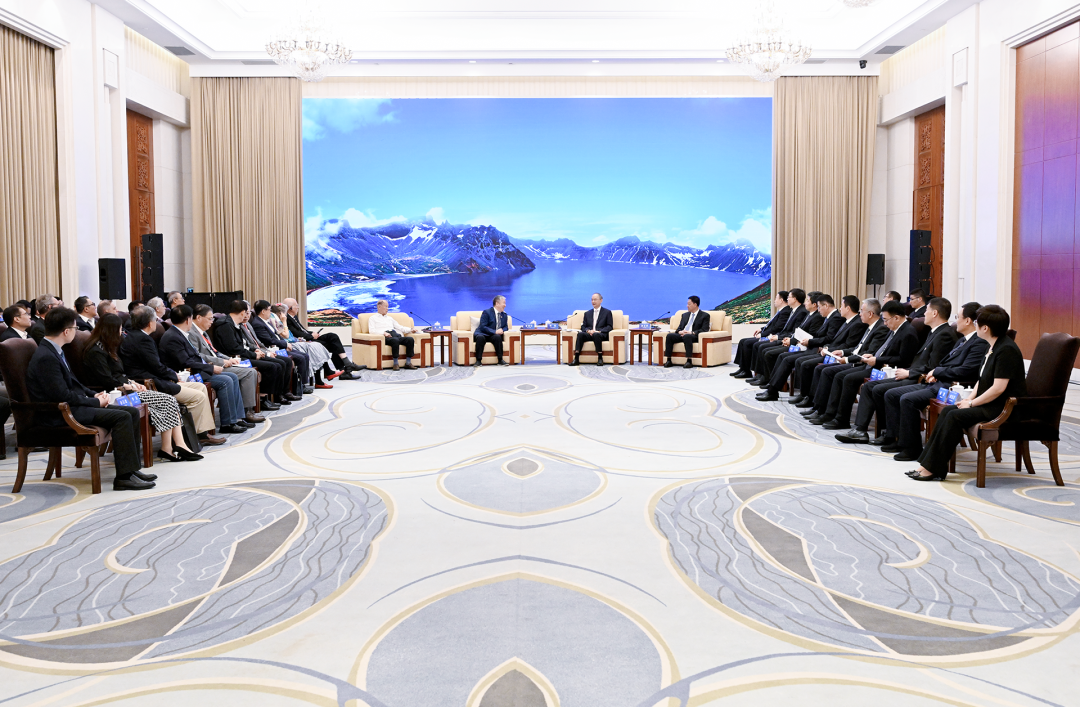 黄强胡玉亭会见参加2025长春国际光电博览会·Light国际会议重要嘉宾