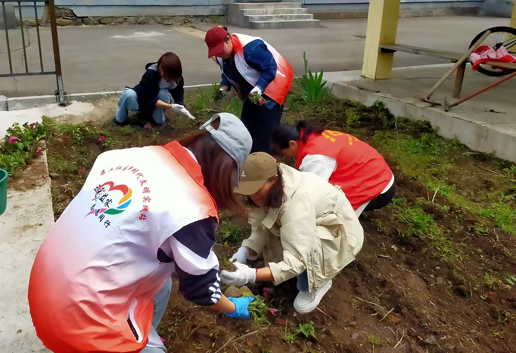 临江市森工街道 | 共植繁花扮靓家园 携手共建幸福社区