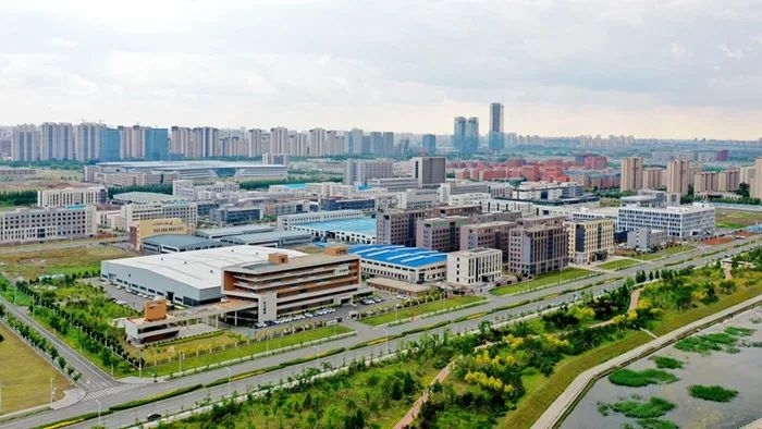 位于长春新区的一家家光电企业走上了协同化发展之路。（长春新区供图）