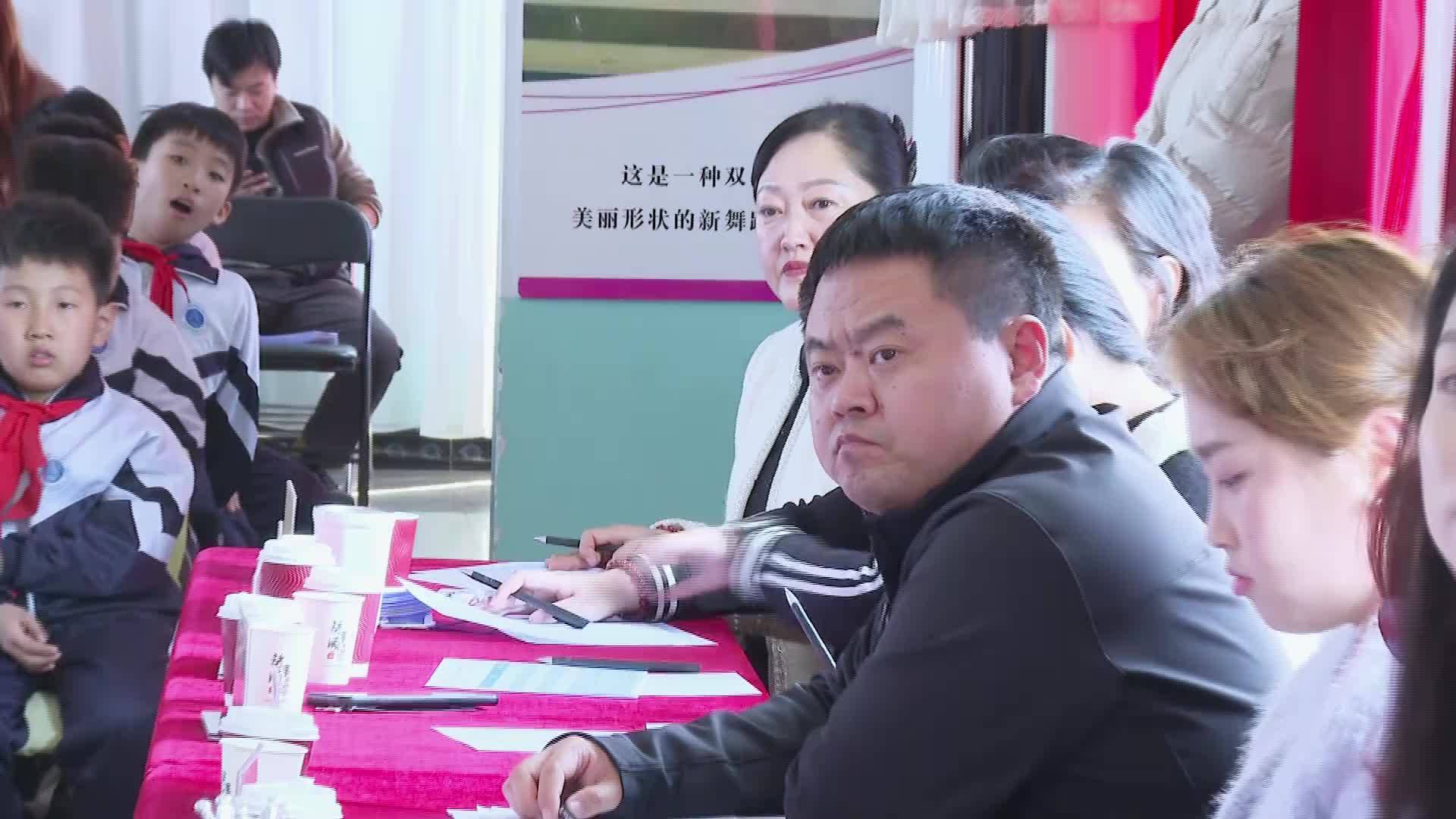 朝鲜族实验小学举办&ldquo;薪火相传&middot;童心向党&rdquo;学雷锋主题演讲比赛