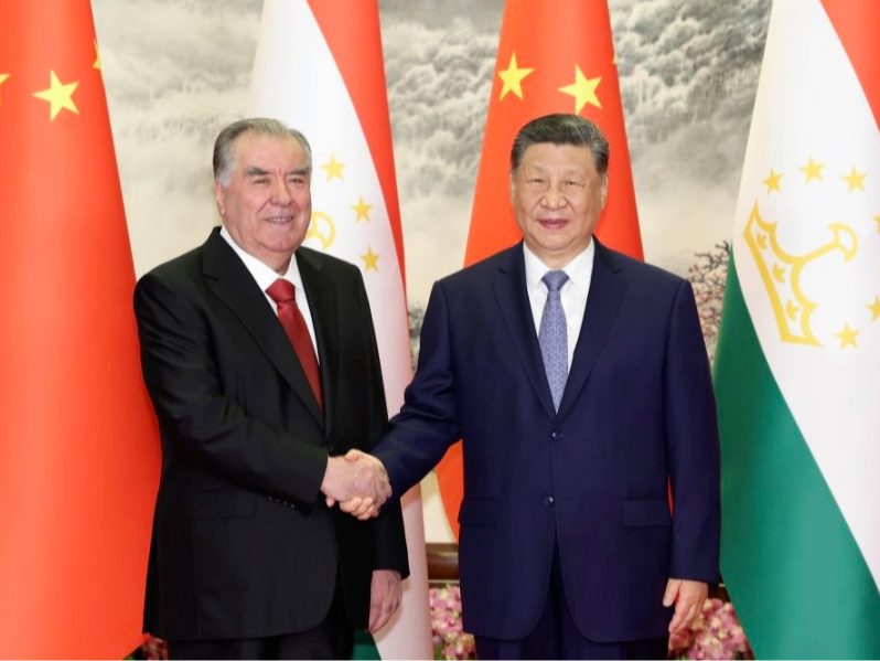 独家视频丨习近平同拉赫蒙会谈：今天再次同老朋友相聚 我感到很亲切