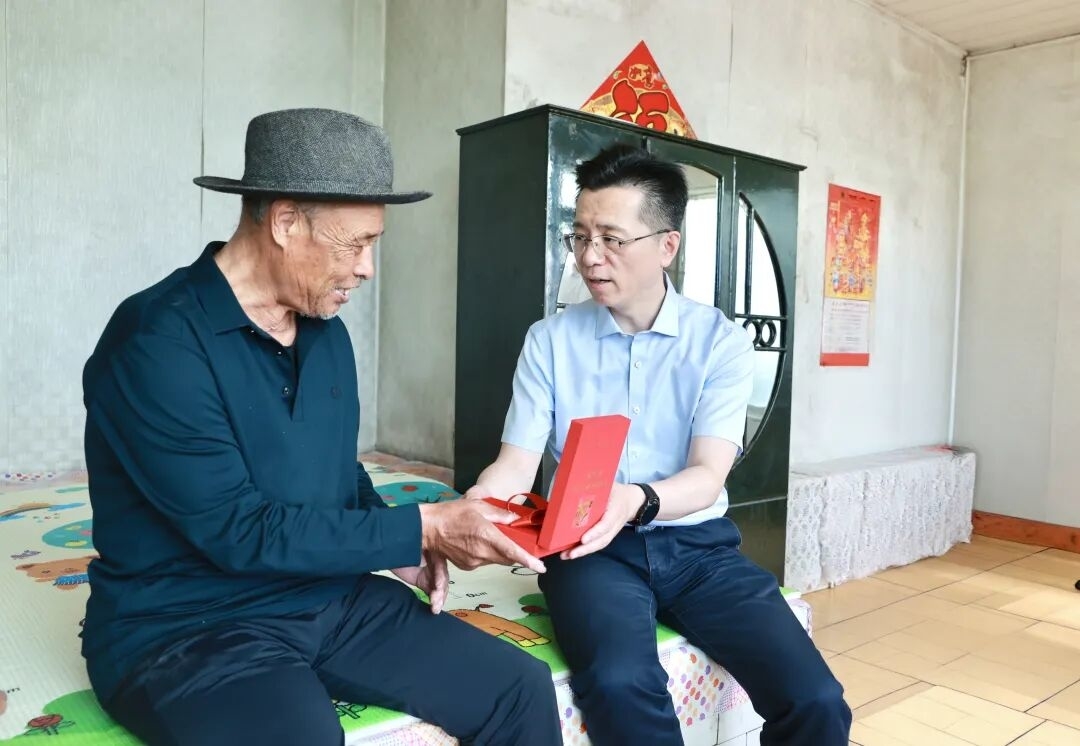 牢记初心使命 奋进复兴征程|朱欢刘铁铎在&ldquo;七一&rdquo;前夕看望慰问困难党员 传承红色基因 汇聚奋进合力 为梅河口高质量发展贡献力量