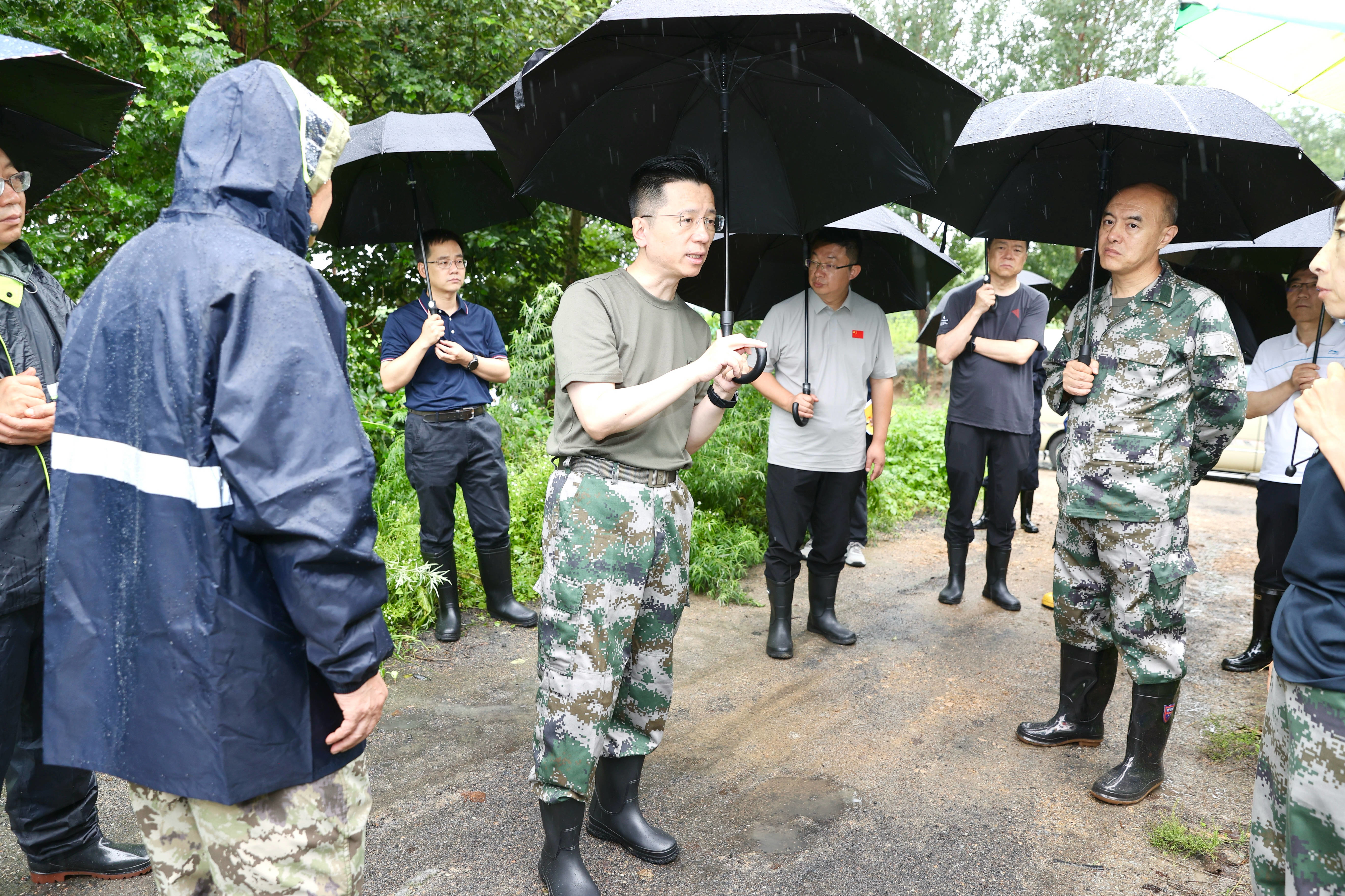 朱欢在督导防汛工作时强调：从严抓实抓细各项防汛工作，全力守护群众生命财产安全