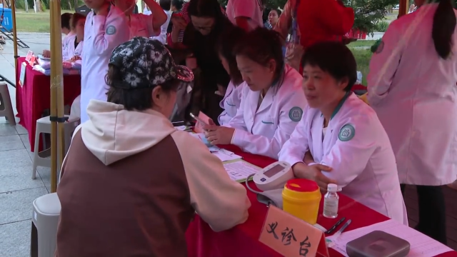 梅河口市卫生健康局举办&ldquo;基本公共卫生服务进社区&rdquo;巡回宣传活动