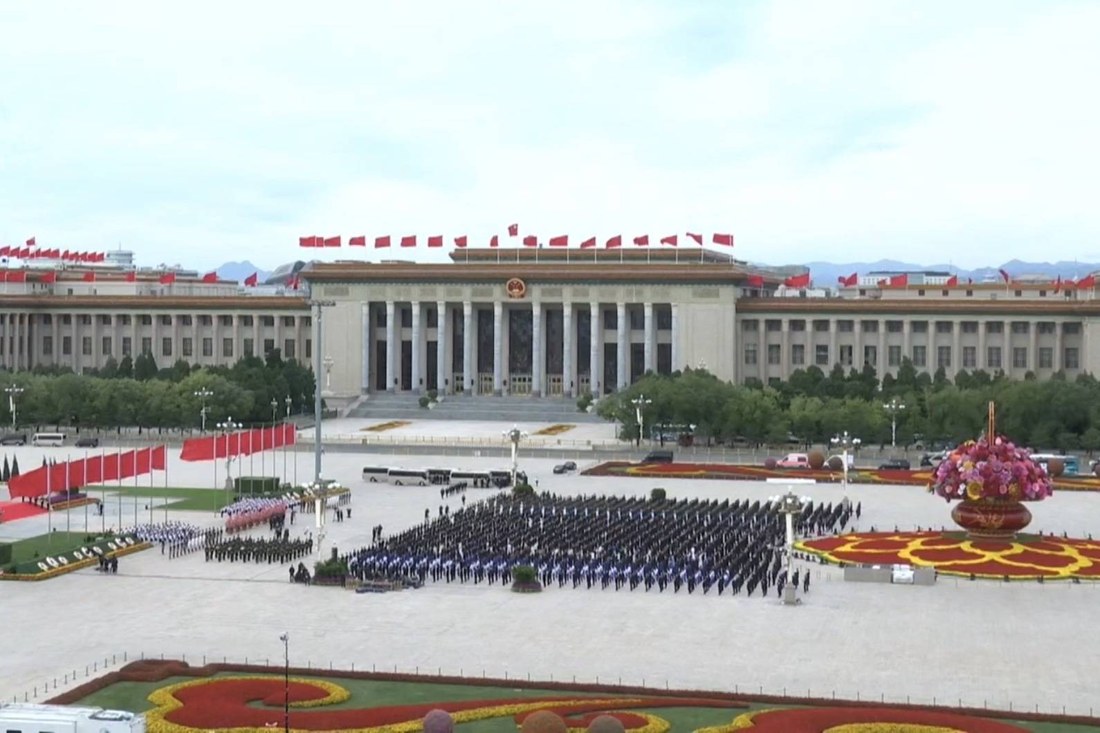 独家视频丨习近平等党和国家领导人出席烈士纪念日向人民英雄敬献花篮仪式