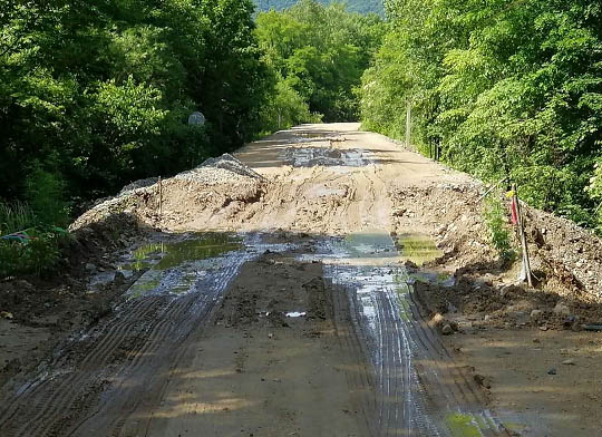 黄林公安交警加强道路隐患排查工作