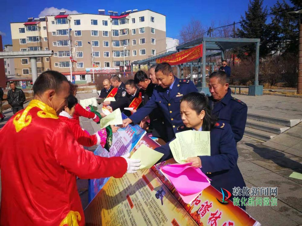 市场监管局密织校园周边食品安全“防护网”