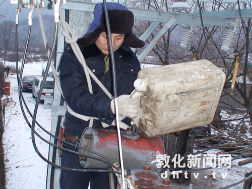 额穆供电所春节保电就绪[图]