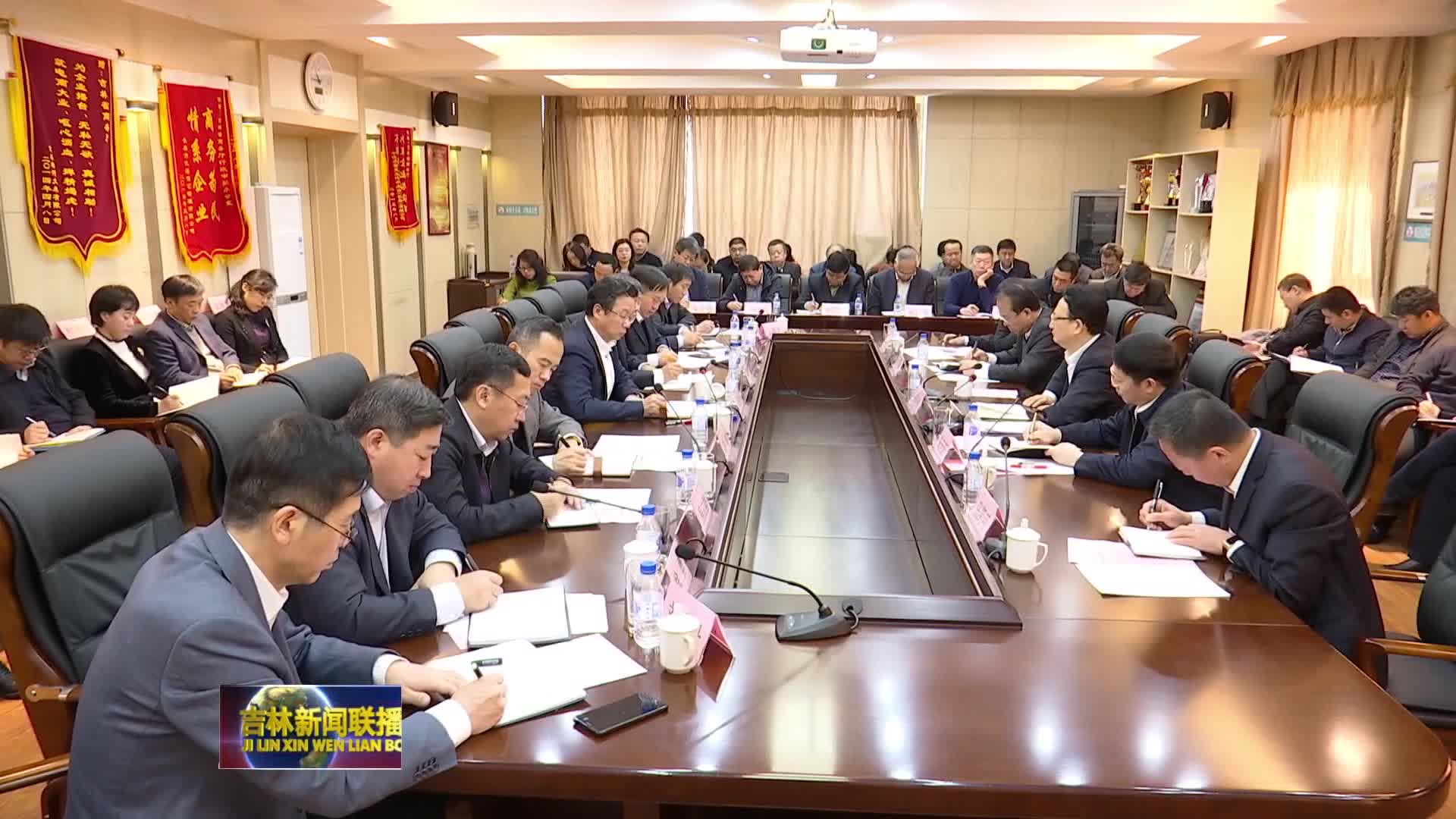 景俊海在省商务厅调研时强调 解放思想 精心策划 高效服务 抓住招商引资核心促进内外贸和消费增长