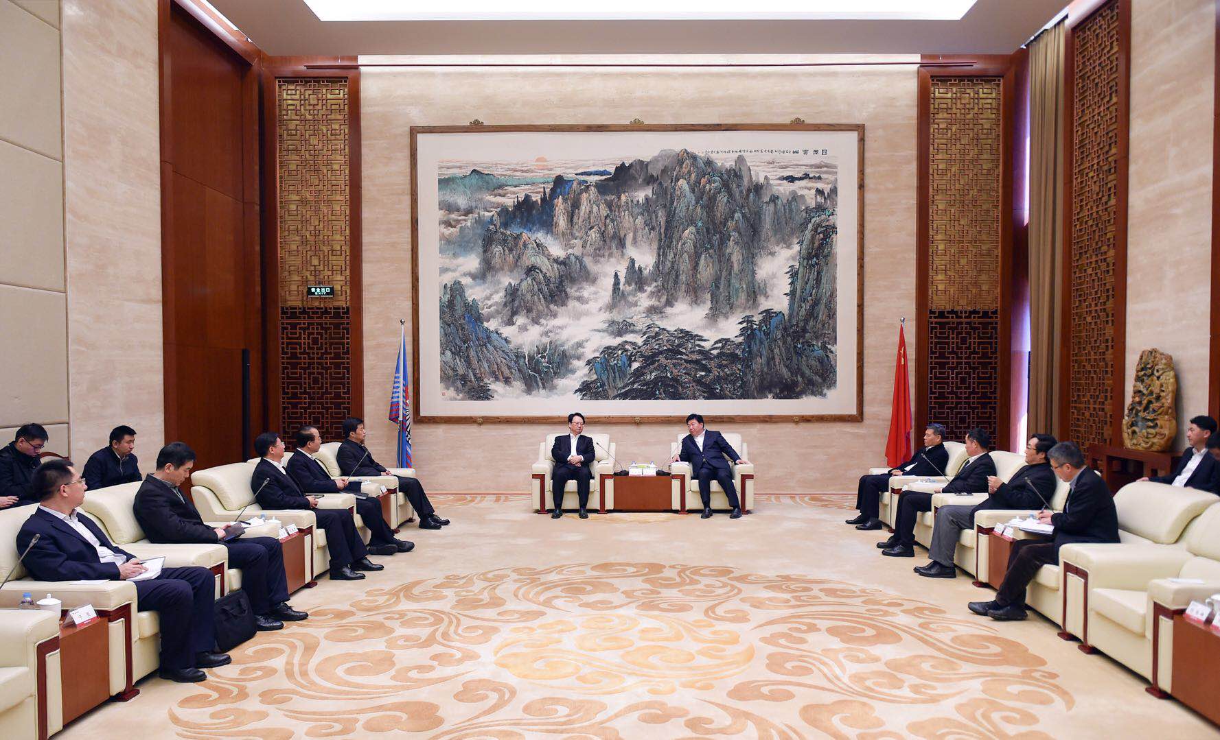 省政府与中国五矿集团举行工作会谈 景俊海国文清出席