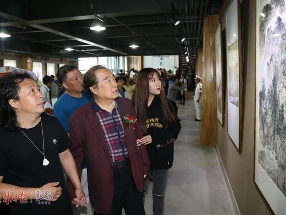 山水寄乡情！朱玉铎山水画作品展在长春开展 