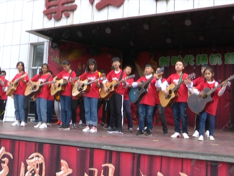 集安市开展喜迎国庆评剧团专场文艺演出活动