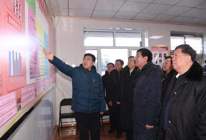 巴音朝鲁在汪清县扶贫联系点调研时强调 扛起政治责任 啃下“硬骨头”坚决高质量完成脱贫攻坚任务